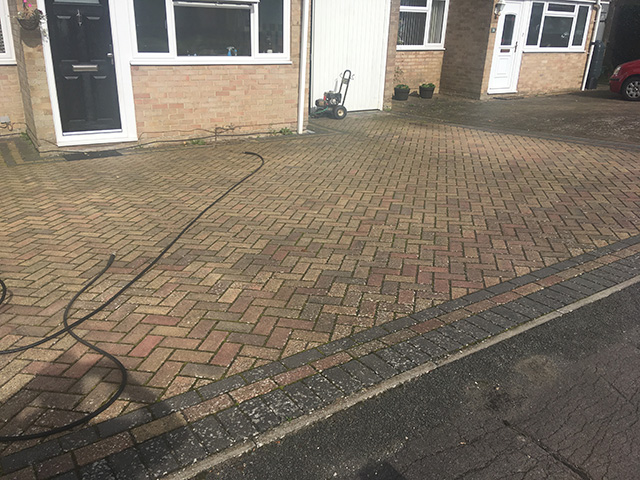 driveway cleaning Swindon driveway cleaning Swindon