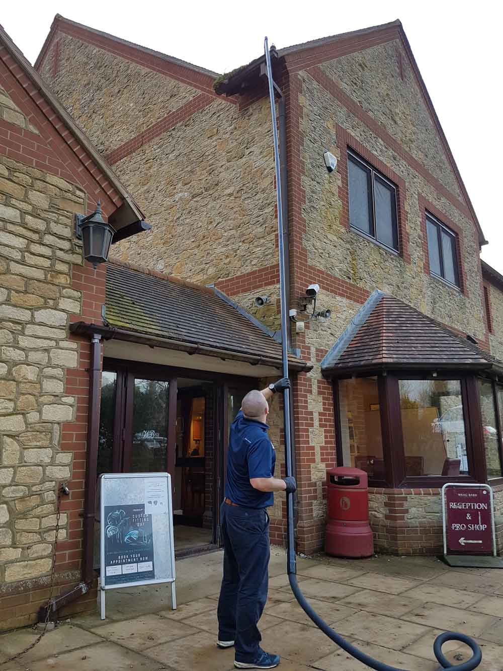 gutter-cleaning-swindon
