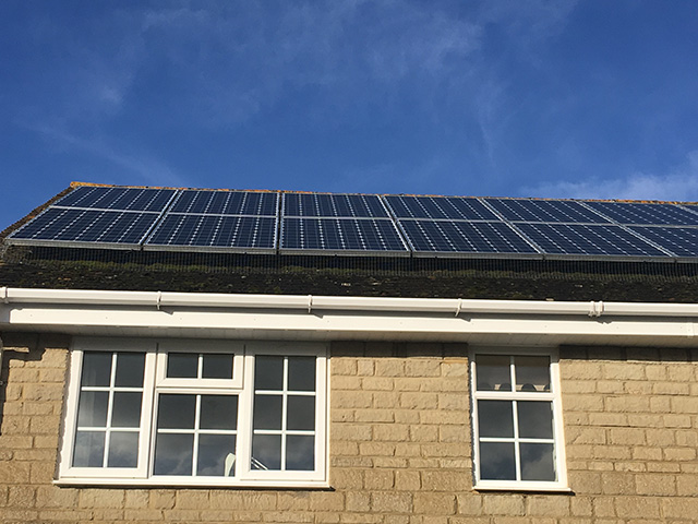 solar panel cleaning Swindon